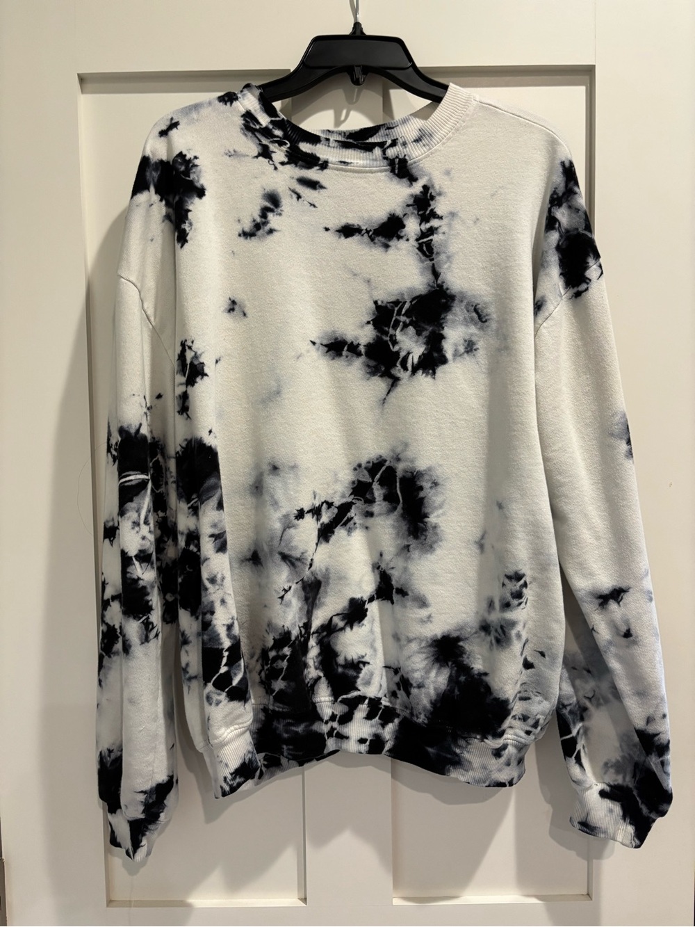 Love Vintage Black & White Tie-Dye Crewneck Sweater